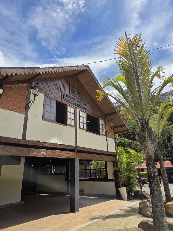 Fachada de Matriz da paróquia de São Pedro