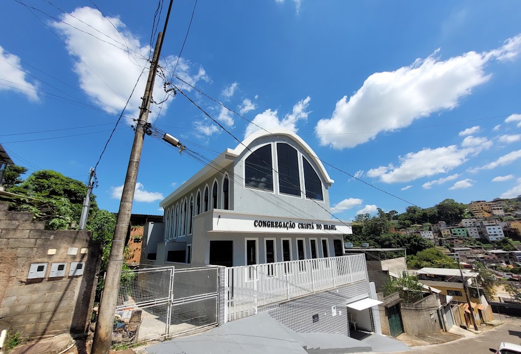 Fachada de Congregação Cristã no Brasil - Teixeiras JF