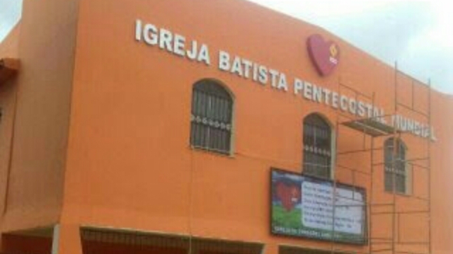 Fachada de Igreja Batista Pentecostal Mundial em Lagoinha