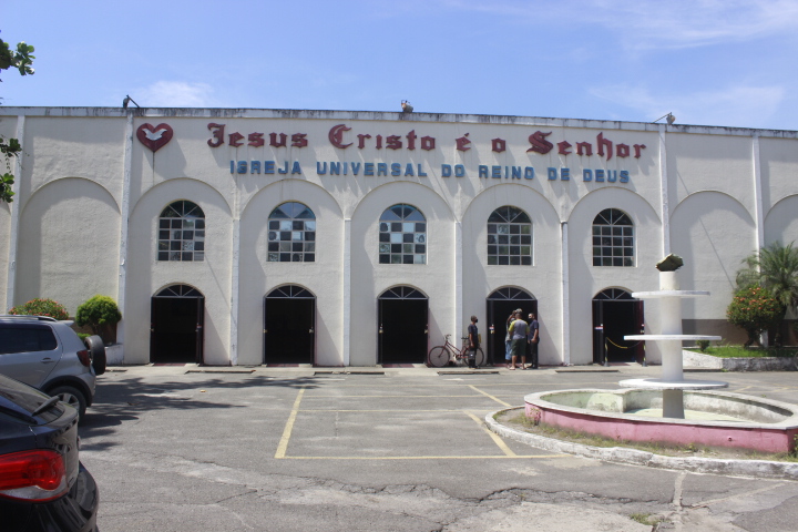 Fachada de Igreja Universal do Reino de Deus
