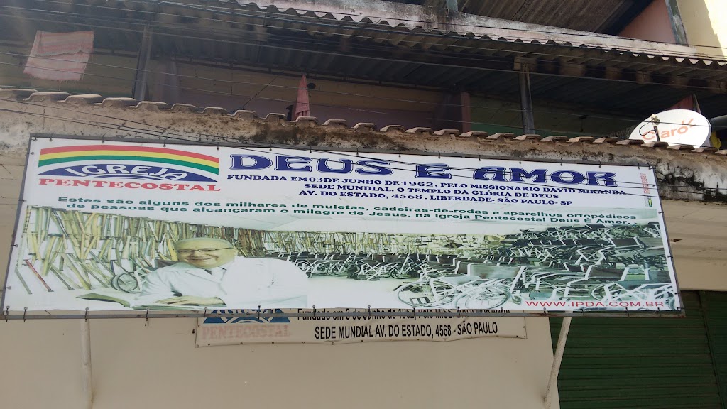 Fachada de Igreja Pentecostal Deus é Amor