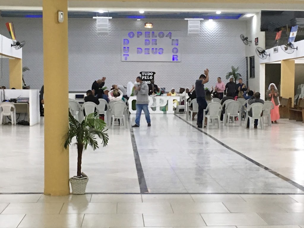 Fachada de Igreja Obra em Restauração Nacional - Portão De Ferro
