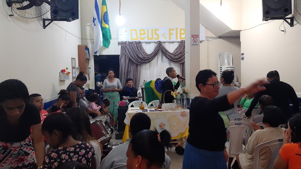 Fachada de Assembleia de Deus Ministério Deus é Fiel Ide