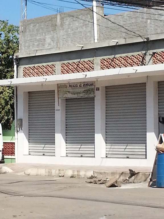 Fachada de Igreja Pentecostal Deus É Amor
