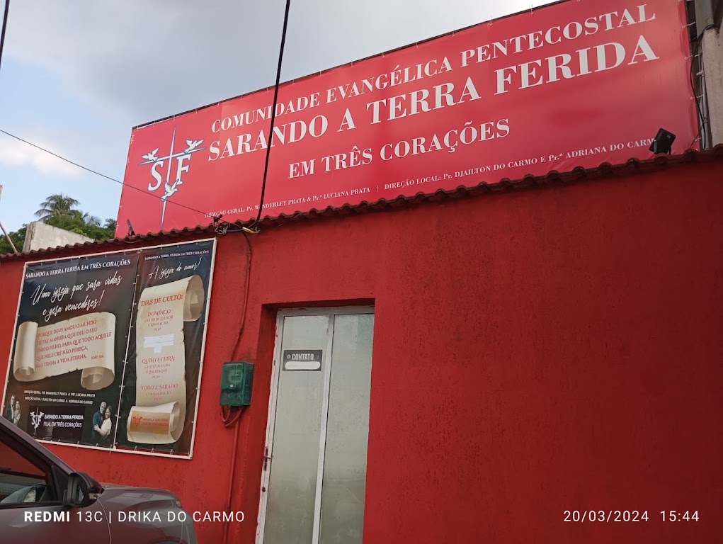 Fachada de Sarando A Terra Ferida: Em Três Corações.