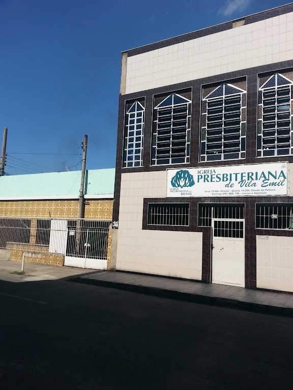 Fachada de Igreja Universal - VILA EMIL