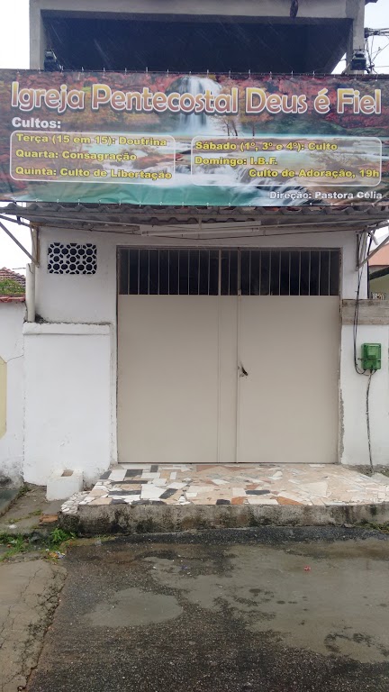 Fachada de Igreja Pentecostal Deus é Fiel