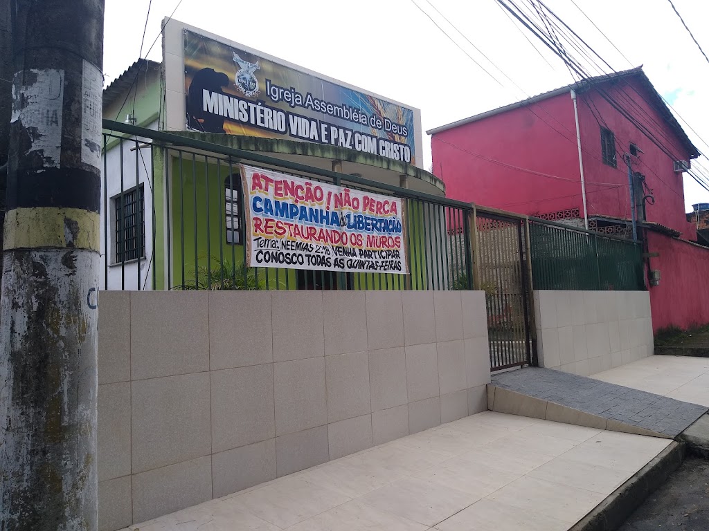 Fachada de Assembleia de Deus vida e paz com cristo