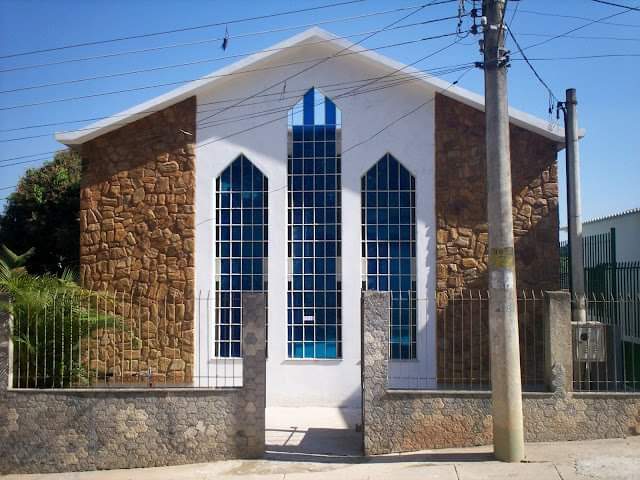 Fachada de Igreja Adventista do Sétimo dia Vila de Cava