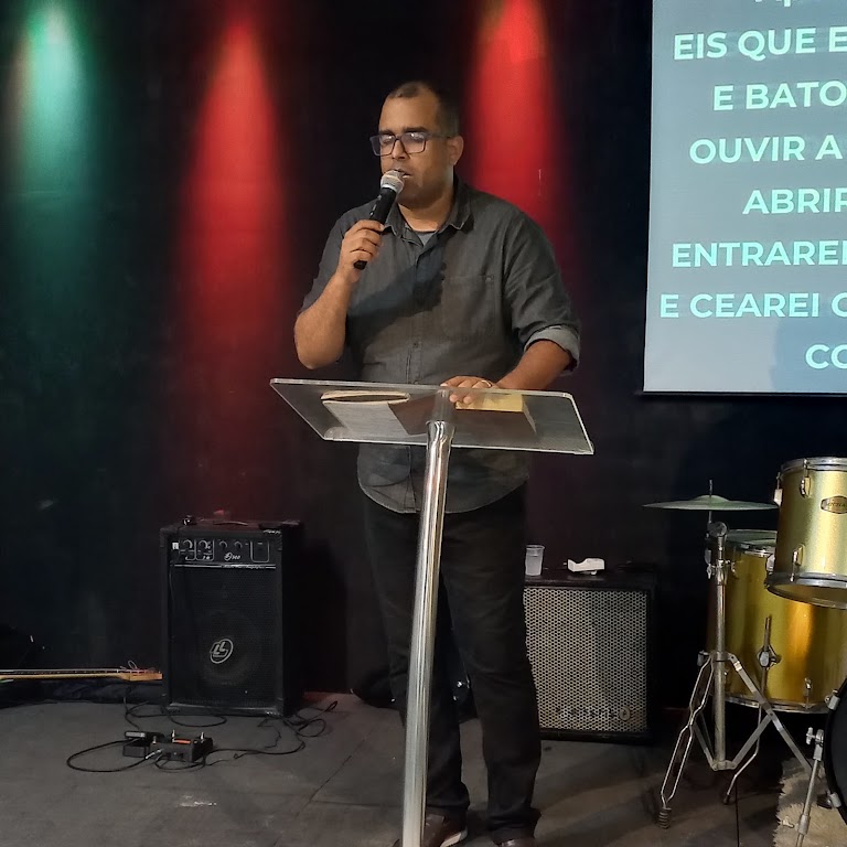 Fachada de Igreja Renova