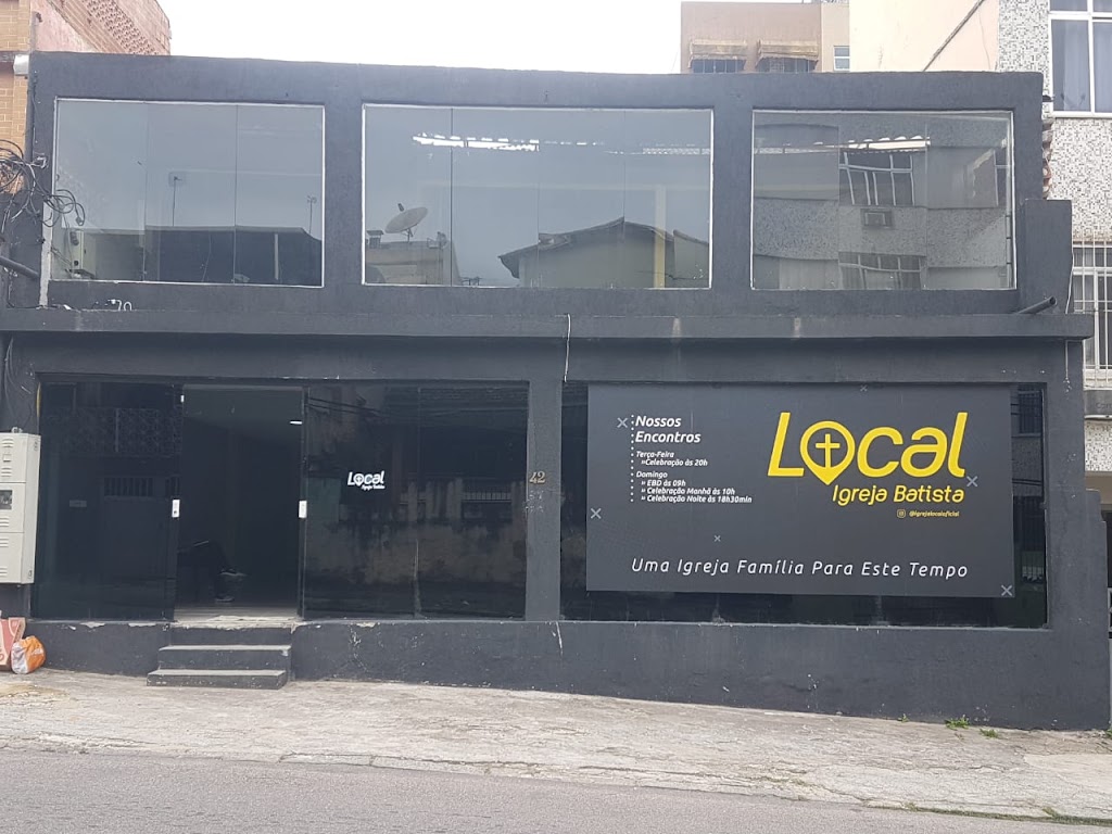 Fachada de Igreja Local