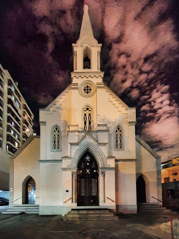 Fachada de Paróquia do Divino Espírito Santo e São João Batista