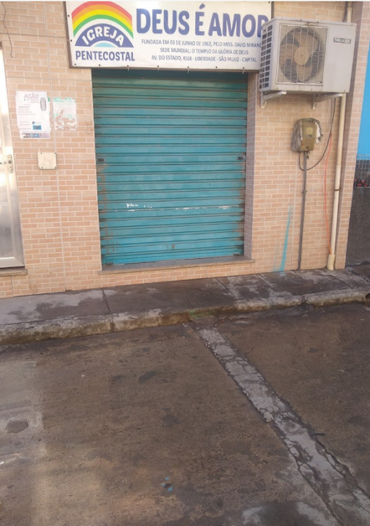 Fachada de Igreja Deus é Amor