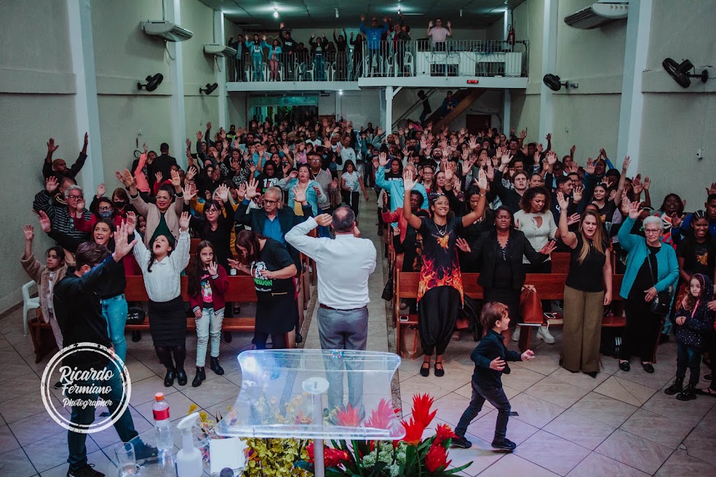 Fachada de Assembleia de Deus no Meudon