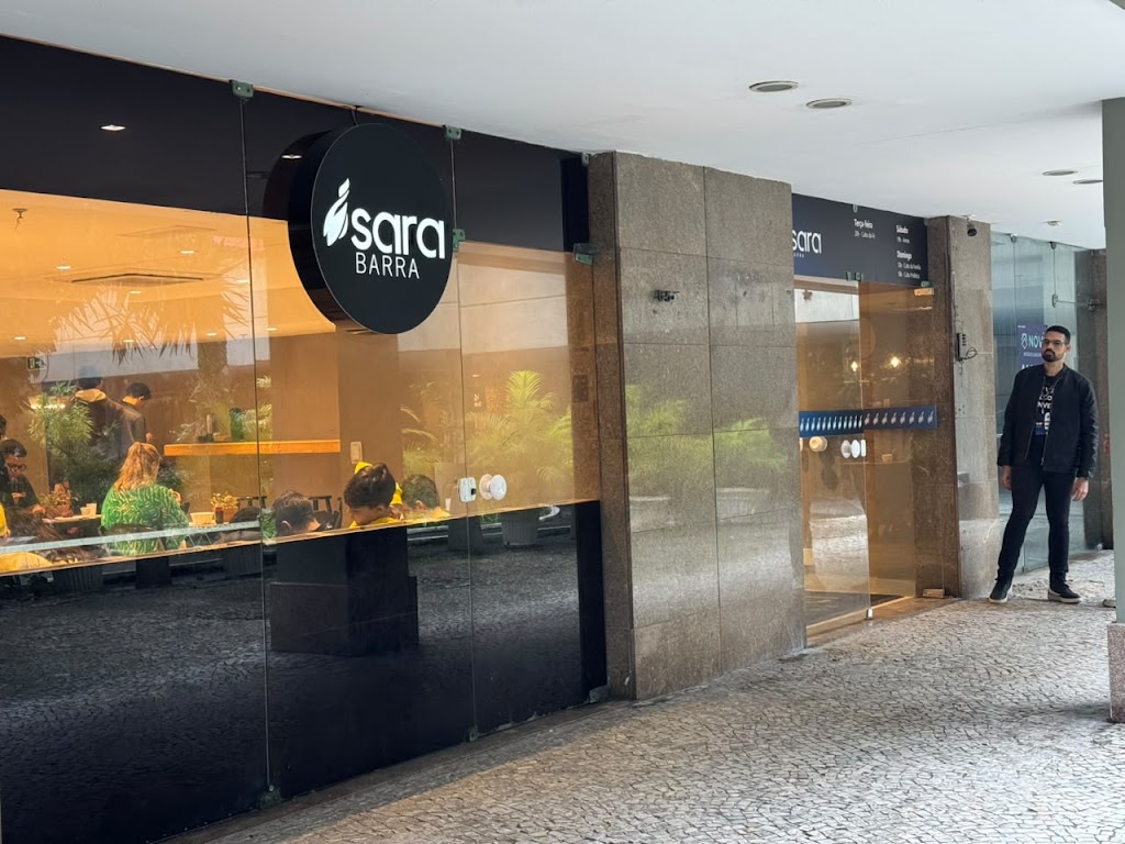 Fachada de Sara Nossa Terra na Barra da Tijuca