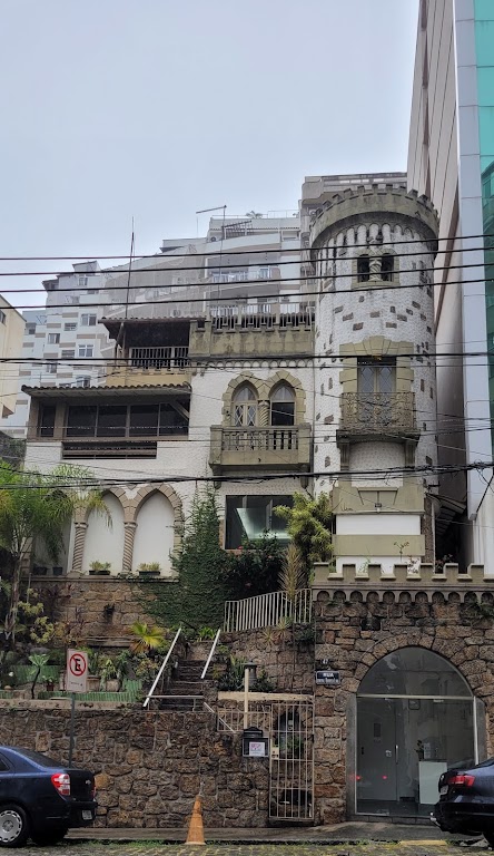 Fachada de Instituição Religiosa Perfect Liberty - Igreja Copacabana