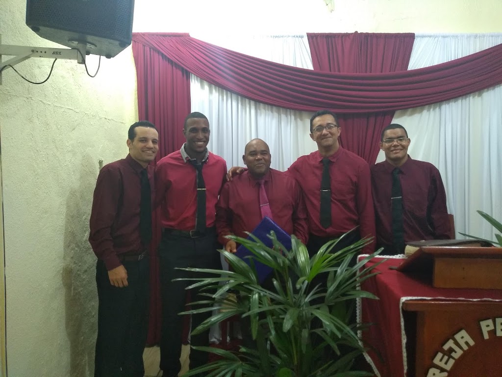 Fachada de IGREJA PENTECOSTAL COLUNA DE FOGO