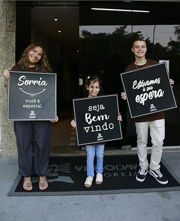 Fachada de Igreja Verbo da Vida - Recreio dos Bandeirantes