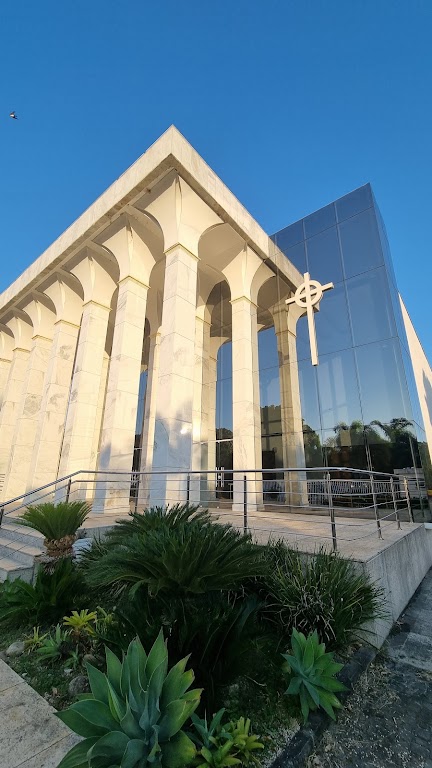Fachada de Catedral da Igreja Cristã Nova Vida