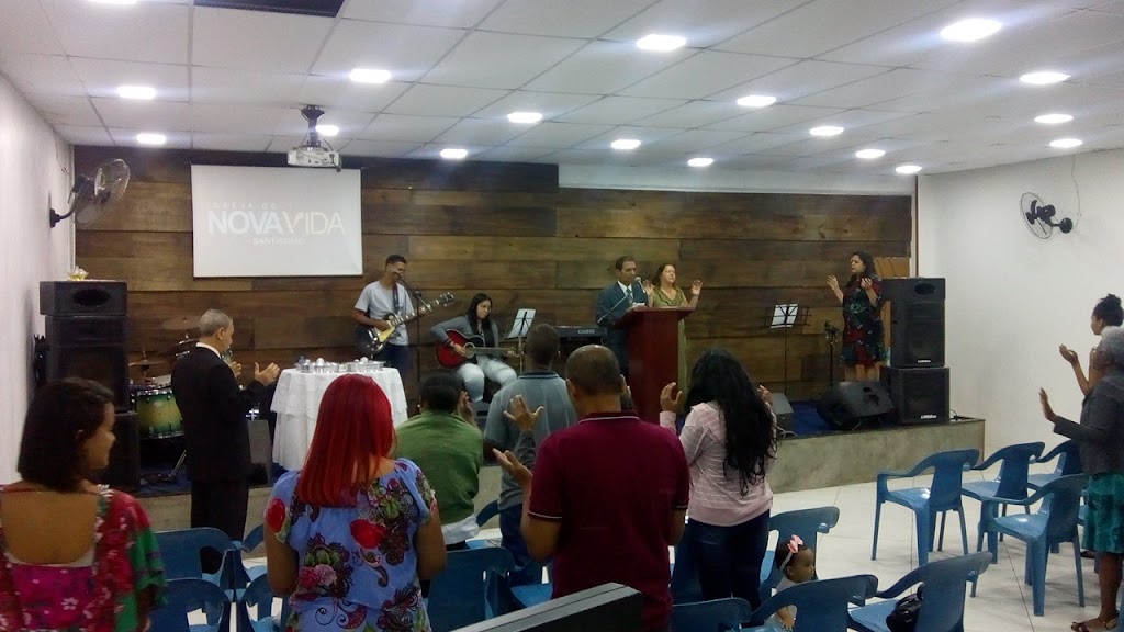 Fachada de Igreja de Nova Vida de Santíssimo