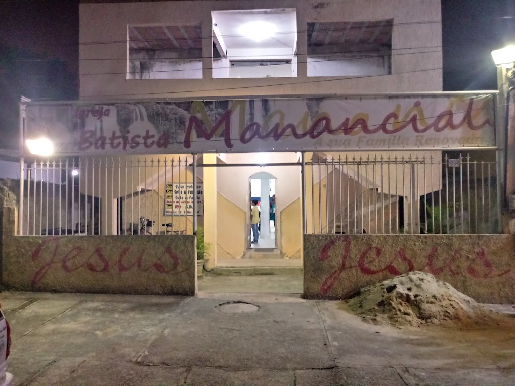 Fachada de Manancial Church