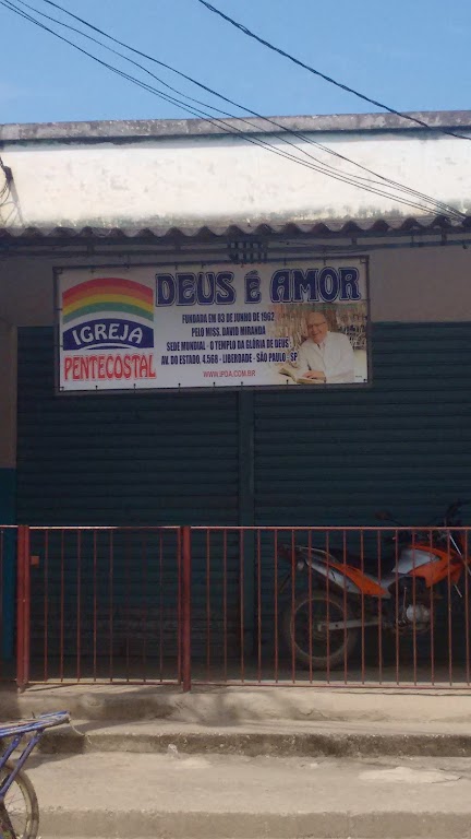 Fachada de Igreja Deus é Amor