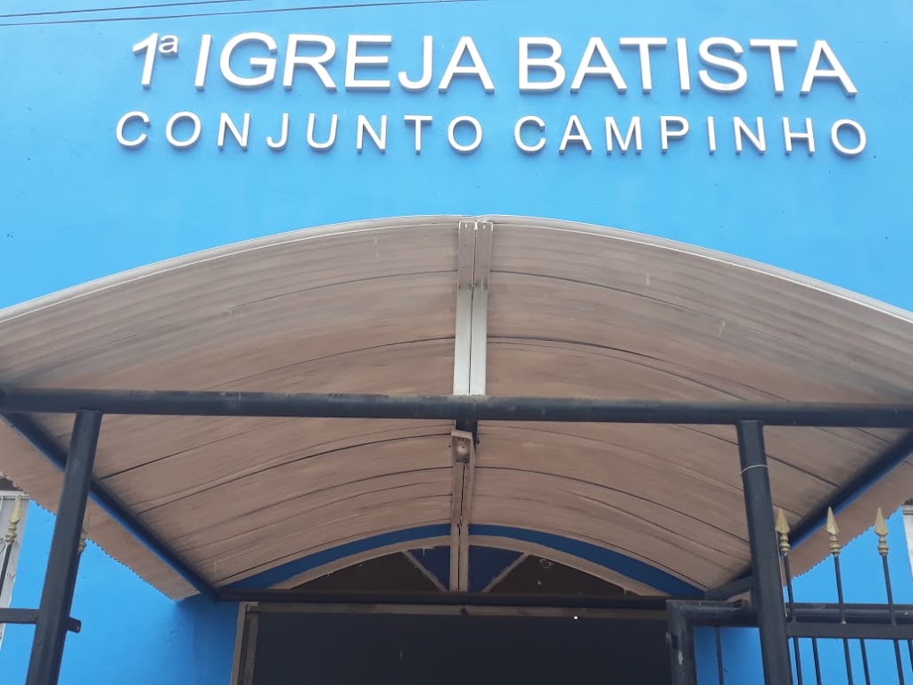 Fachada de Primeira Igreja Batista no Conjunto Campinho
