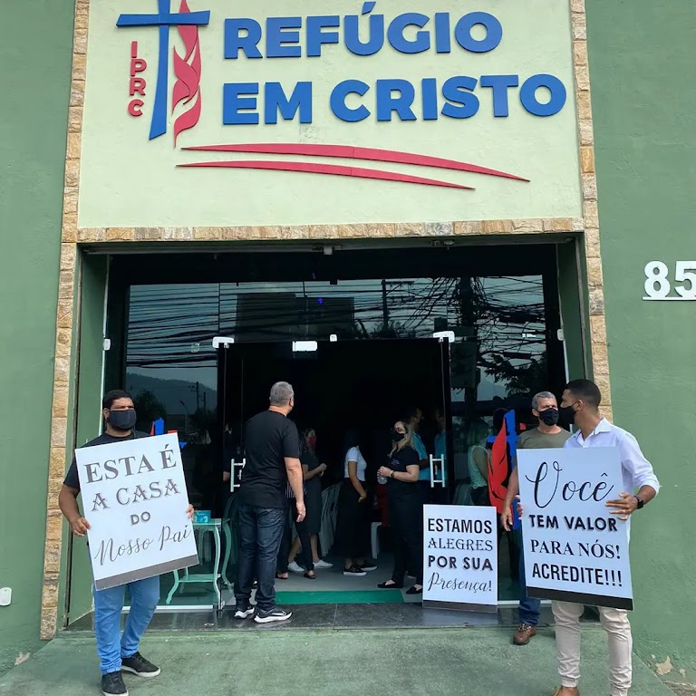 Fachada de Igreja Apostólica Refúgio Em Cristo-CAMPOGRANDE