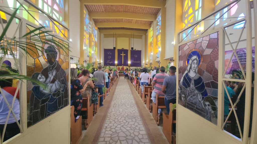 Fachada de Paróquia São Benedito de Areia Branca