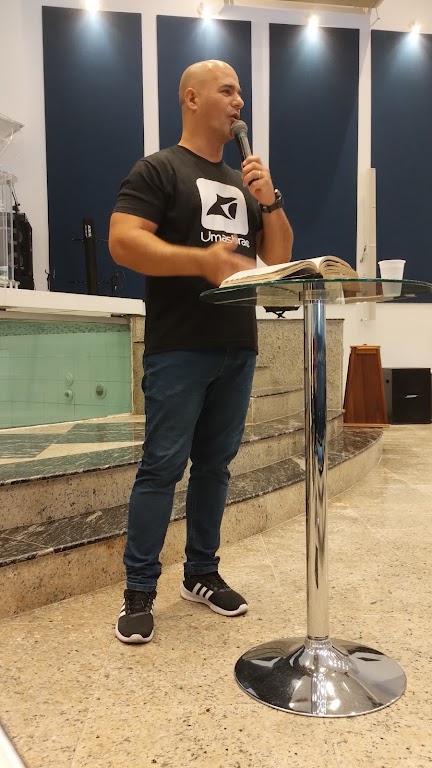 Fachada de Igreja Evangélica Pentecostal O Brasil Para Cristo