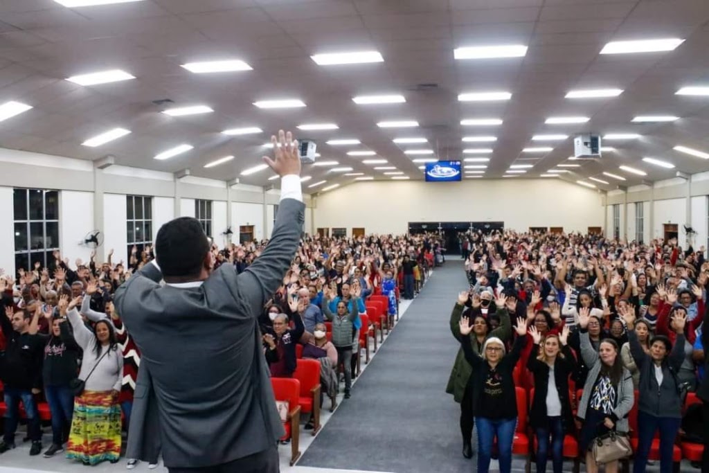 Fachada de Igreja Internacional da Graça de Deus da Japuíba