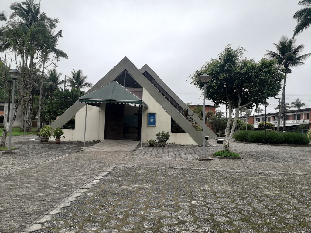 Fachada de Igreja Ecumênica da Vila Residencial de Praia Brava