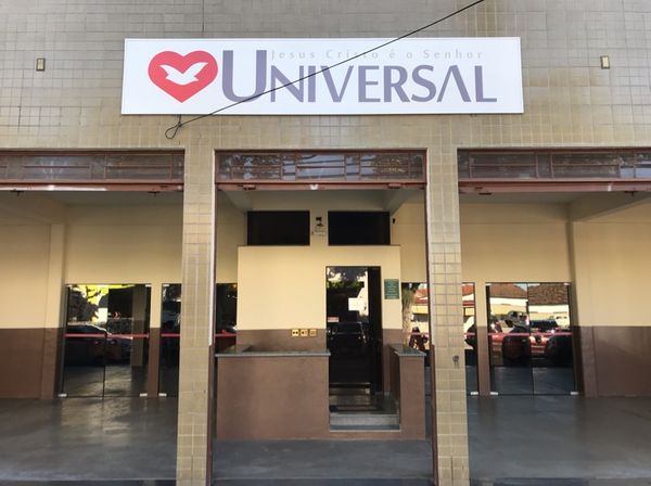 Fachada de Igreja Universal