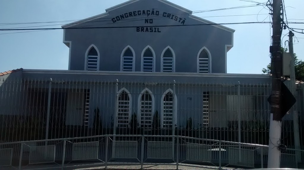 Fachada de Congregação Cristã no Brasil
