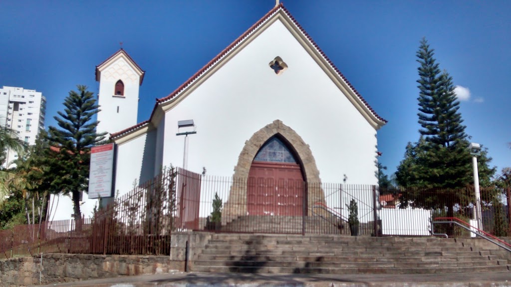 Fachada de Paróquia Santa Cecília