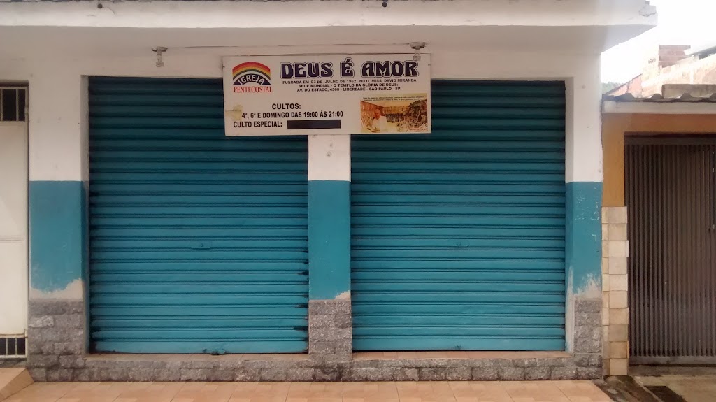 Fachada de Igreja Pentecostal Deus é Amor