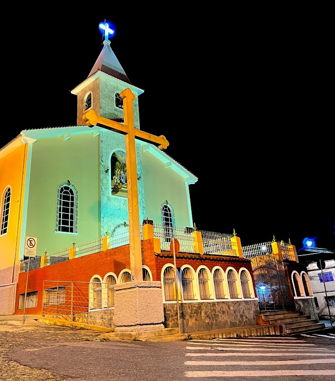 Fachada de Paróquia Divino Espírito Santo