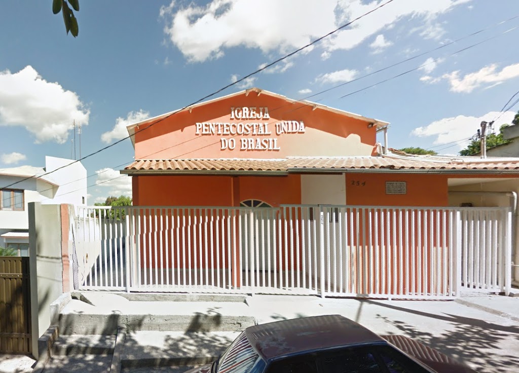 Fachada de Igreja Pentecostal Unida do Brasil
