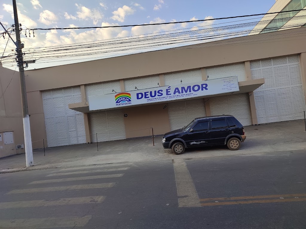 Fachada de Igreja Pentecostal Deus é Amor
