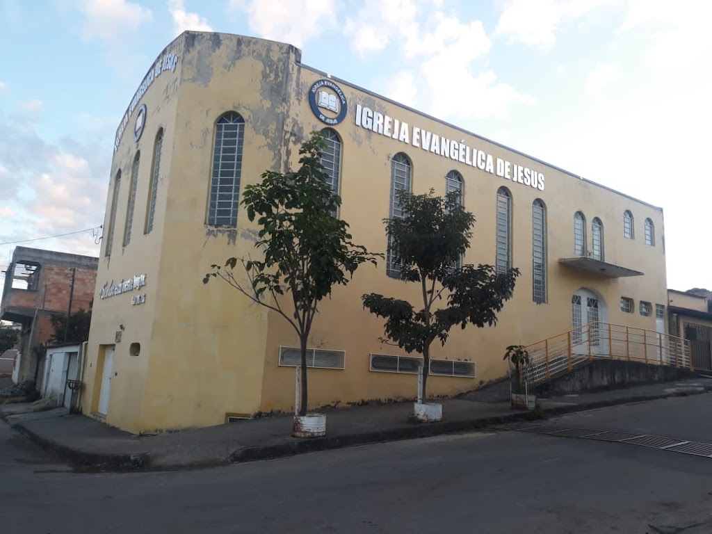 Fachada de Igreja Evangélica de Jesus - IEJ Teotônio Batista