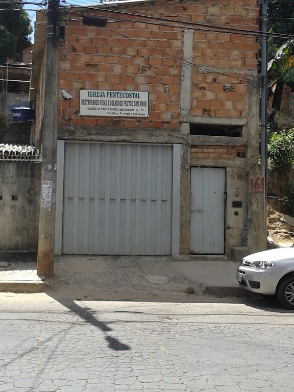 Fachada de Igreja Pentecostal - Restaurando Vidas, Colhendo os Frutos