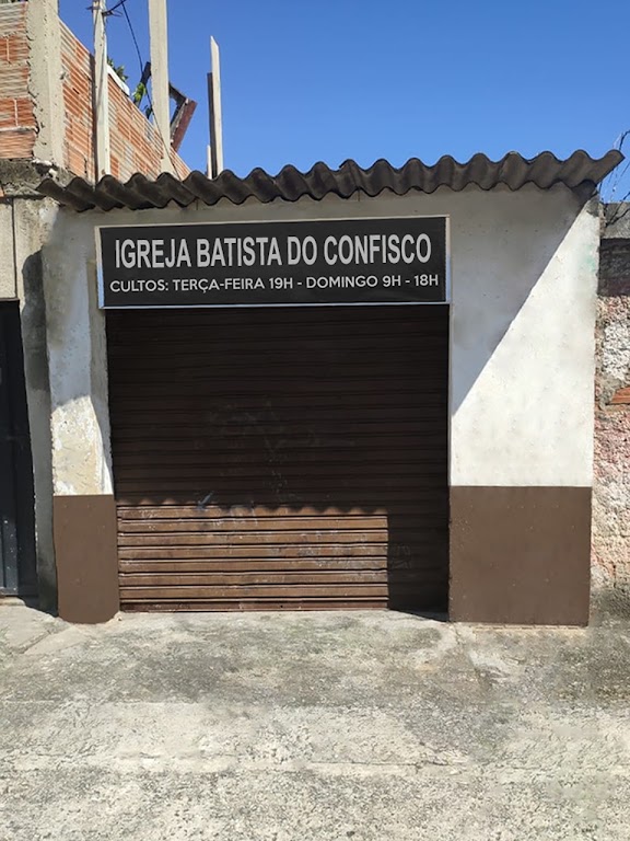 Fachada de Igreja Pentecostal do Confisco