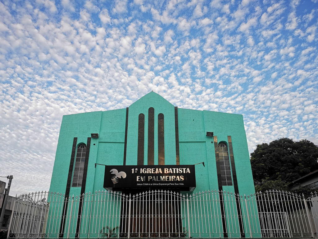 Fachada de Primeira Igreja Batista em Palmeiras - Primeira