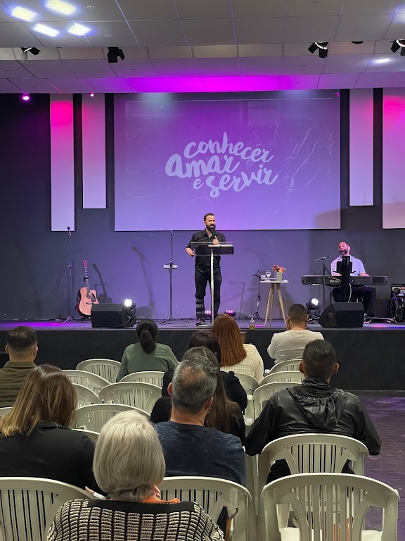 Fachada de "Igreja Batista Servir" - Uma igreja em família
