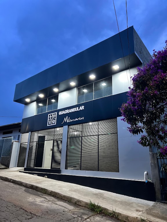 Fachada de Quadrangular Milionários