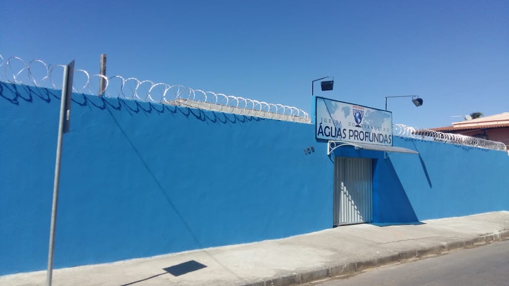 Fachada de Igreja Águas Profundas