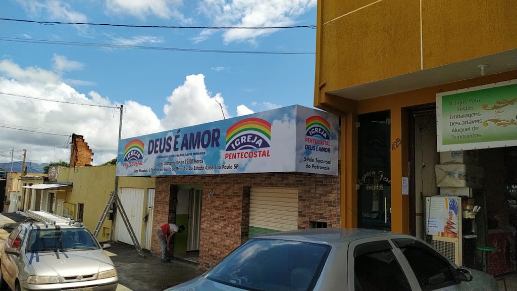 Fachada de Igreja Pentecostal Deus é Amor