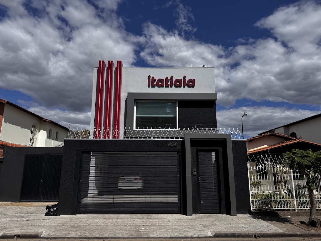 Fachada de Rádio Itatiaia FM 100.3 de Montes Claros