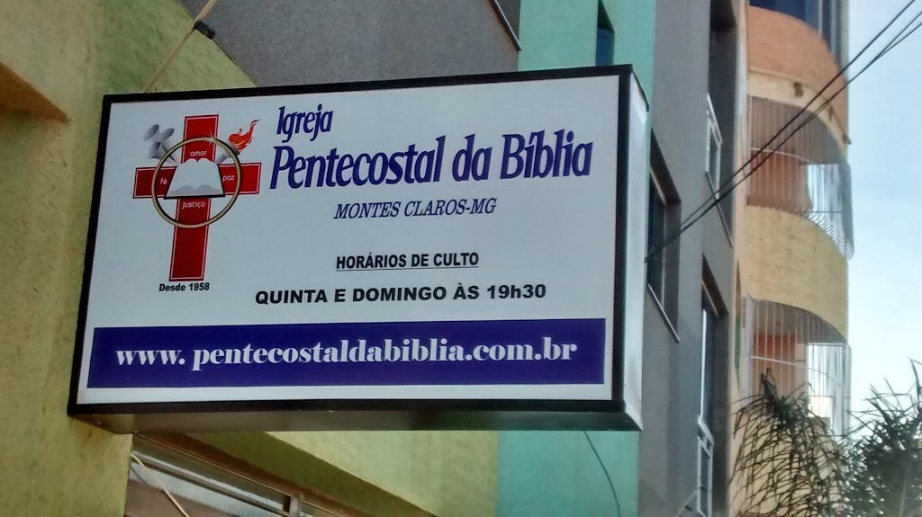 Fachada de Igreja Pentecostal da Bíblia