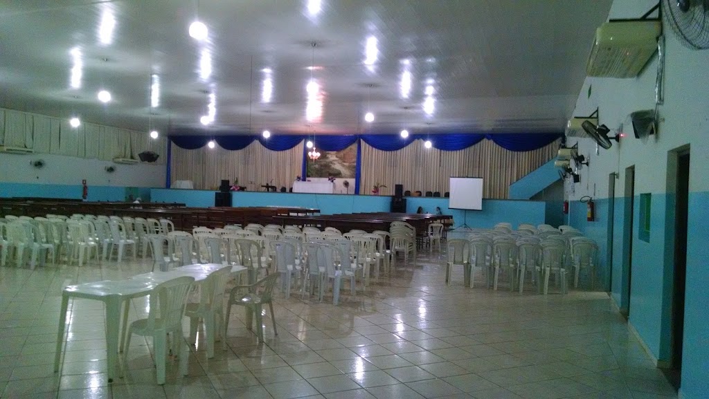 Fachada de Igreja Pentecostal Deus é Amor Sede Estadual - Montes Claros